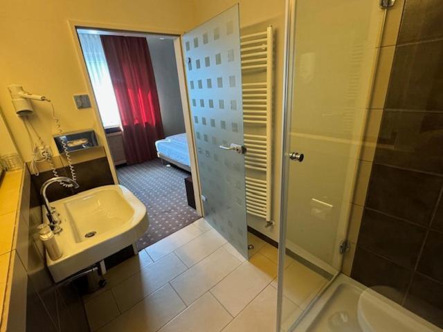 Hotel L'Escala à Dreieich Extérieur photo