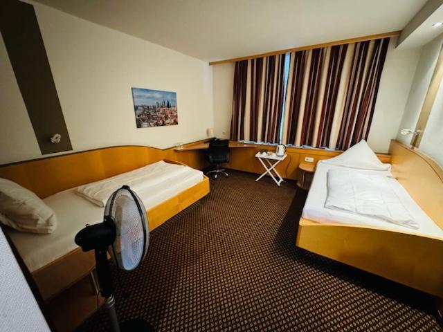 Hotel L'Escala à Dreieich Extérieur photo