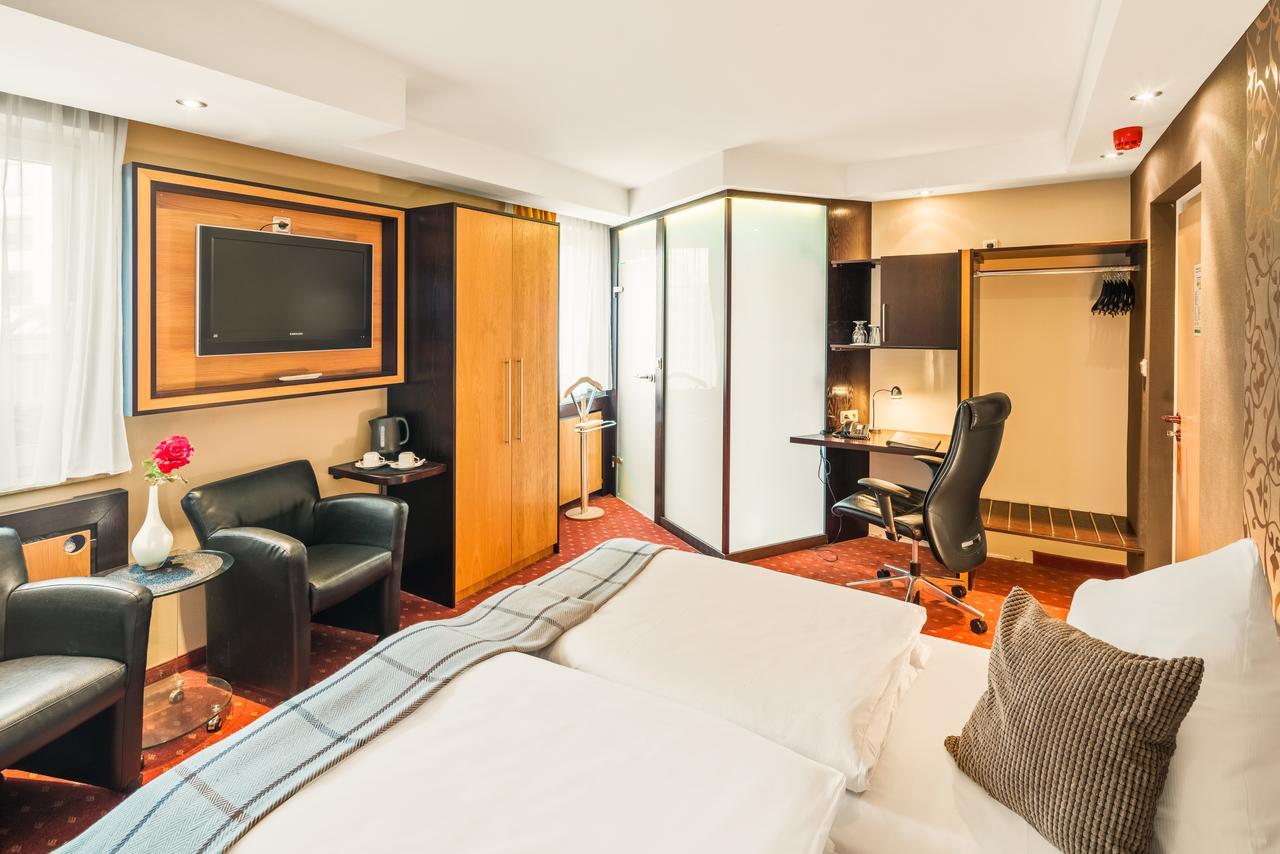 Hotel L'Escala à Dreieich Extérieur photo