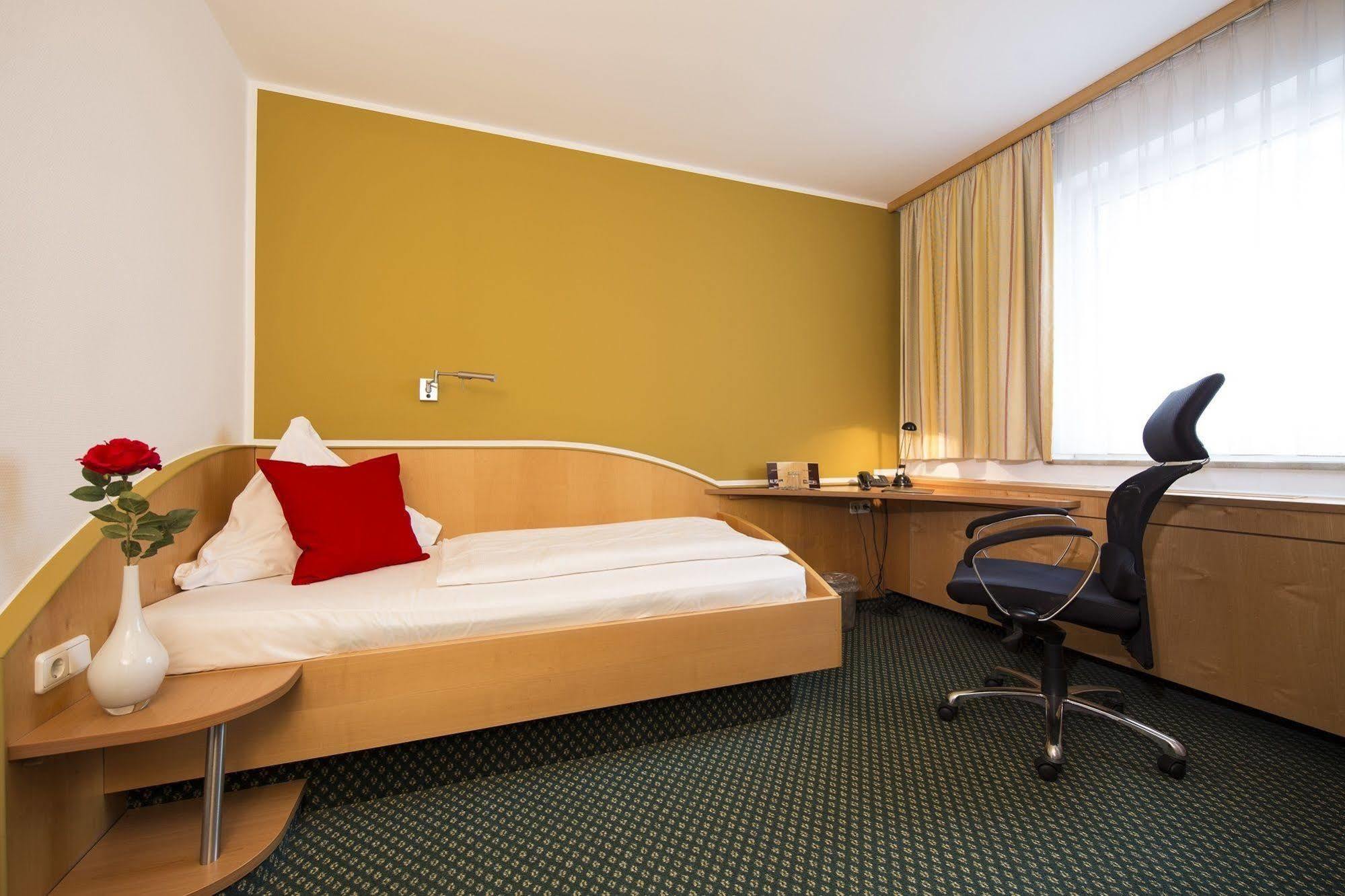 Hotel L'Escala à Dreieich Extérieur photo