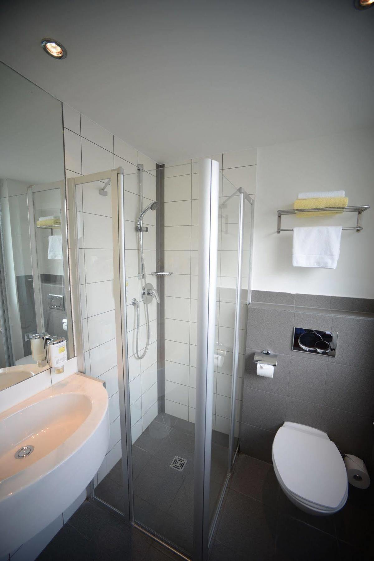 Hotel L'Escala à Dreieich Extérieur photo