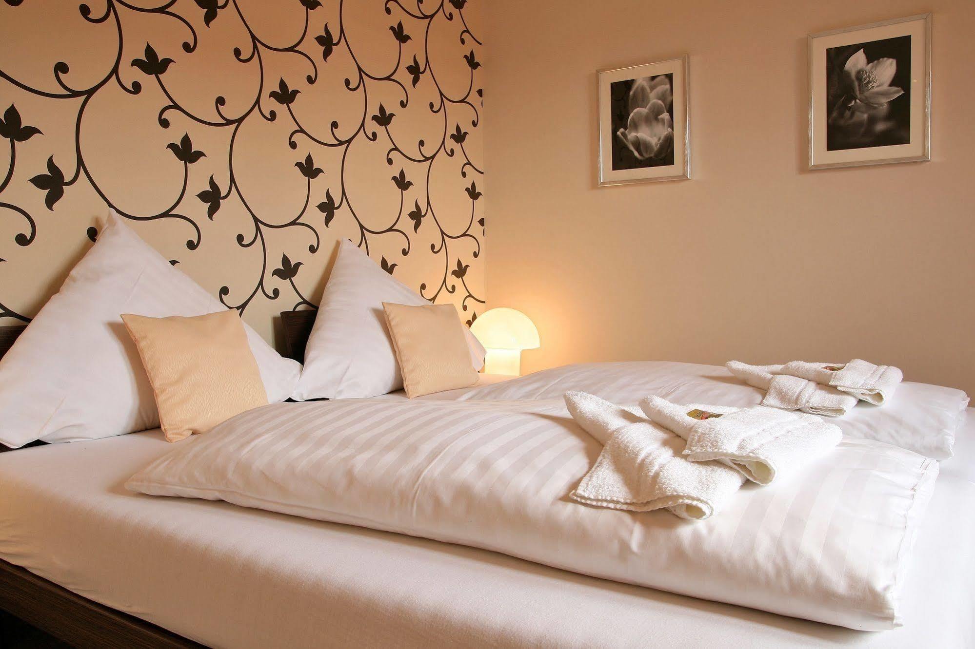 Hotel L'Escala à Dreieich Extérieur photo